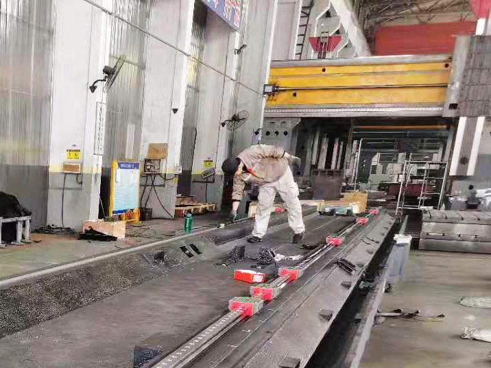 精科大恒廠家為您分析數(shù)控龍門(mén)銑床漏油都有哪些原因？