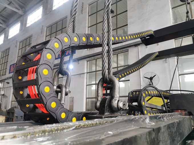 為江蘇南通客戶打造的24米大型數(shù)控龍門加工中心今天開(kāi)始安裝